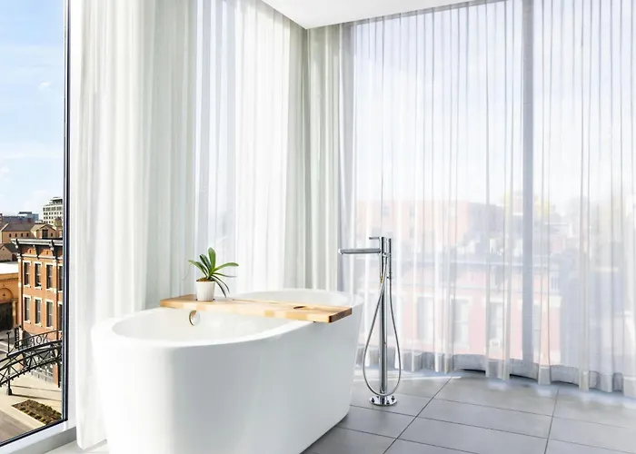 Le Meridien Columbus, The Joseph