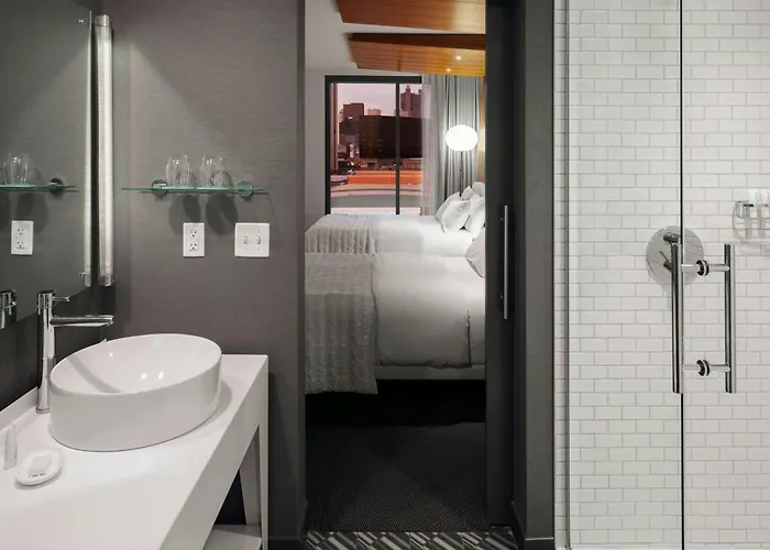 Le Meridien Columbus, The Joseph
